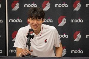会有很多中国球迷看你首秀?杨瀚森:会吧 毕竟那会儿看挺下饭的