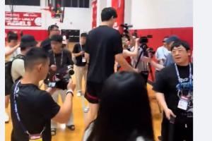 🔥拓记:约有30家媒体出席了杨瀚森的首次夏联媒体见面会