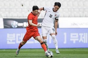  记者：巴顿、孙铭谦、韦世豪明天中午搭乘同一航班前往天津