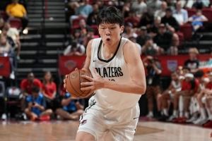 麦穗丰:杨瀚森的松弛感很棒 他在享受比赛&而不是苦大仇深卖力气