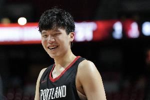 探长:杨瀚森没有因暂时落入下风而崩掉 他迅速调整并找回了场子