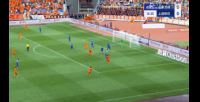  玉昆1-0领先申花！申花弧顶漏人内内左脚兜射破门，门将扑救不及