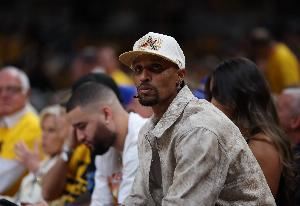 😏乔治-希尔戴帽 步行者3-1？乔治-希尔观战步行者G4