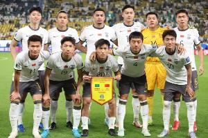 国足印尼生死战来袭:王钰栋有望先发搭张9,谨防印尼定位球机会