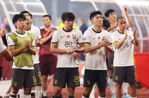 国足连续六届无缘世界杯，体坛：怪圈！每次都有离奇剧情