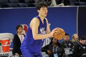 雅虎体育：建议活塞用37号签选杨瀚森 以增强内线实力