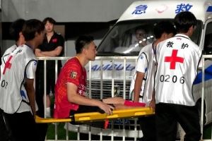 辽宁铁人官方:栗鹏进行右腿胫骨骨折内固定术手术,手术顺利