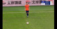 首开记录!刘军帅开场9分钟轻巧头球破门,青岛海牛1-0云南玉昆