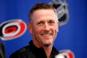  美媒：NHL飓风队老板汤姆-邓顿就收购开拓者已达成初步协议