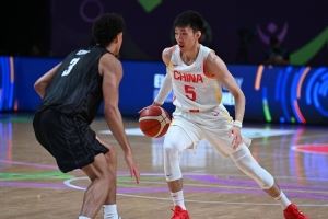  媒体人：三宁留在CBA进步不大 他有能力立足NBA发展联盟&澳洲NBL