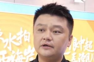 青岛西海岸俱乐部董事长谈韩鹏:顶住压力,目前成绩给他打90分